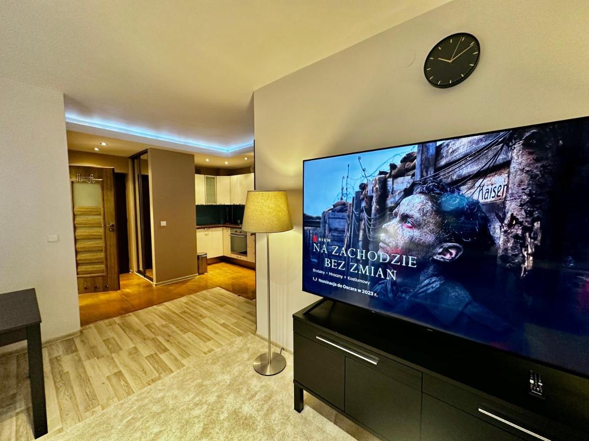 Decor 3 Metro Fast Wifi 1Gbs 80'Tv Hbo Disney Appletv Warsaw Exterior photo