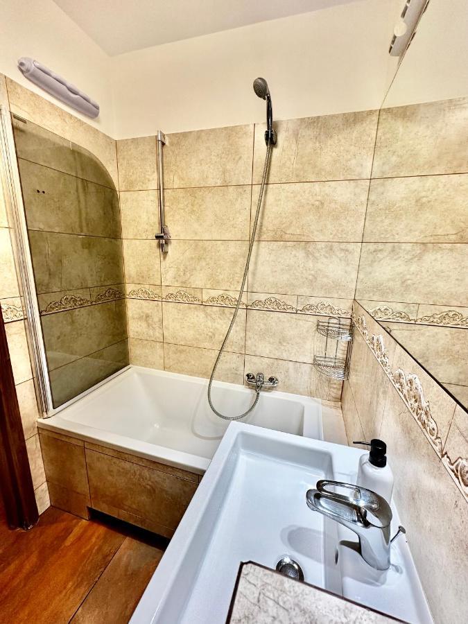 Decor 3 Metro Fast Wifi 1Gbs 80'Tv Hbo Disney Appletv Warsaw Exterior photo